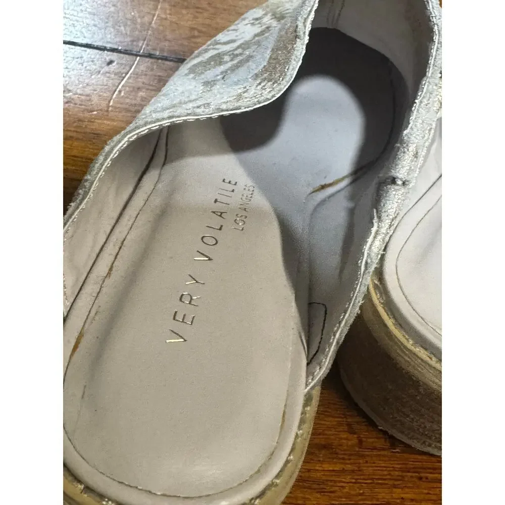 Very volatile  Los angeles mule size 6 women's